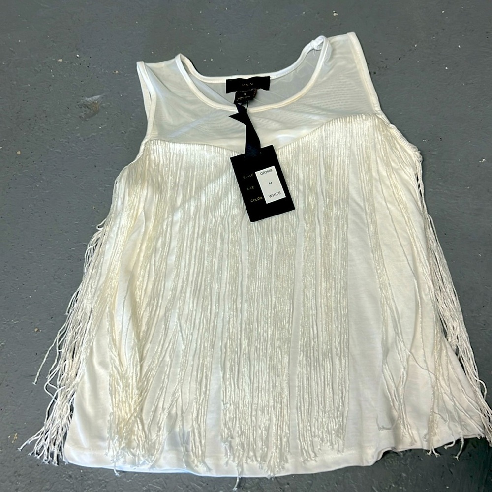 Very cute white tank top size M. New